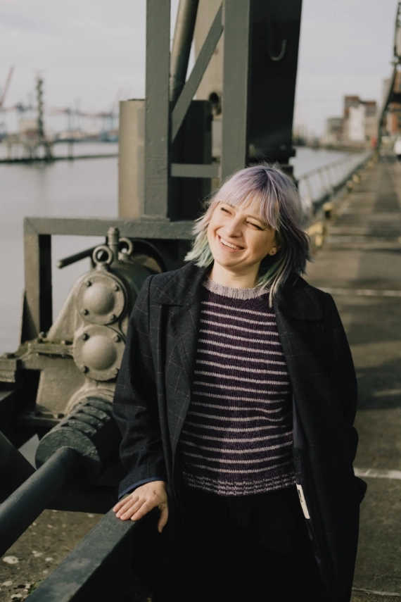 Photo of Tereza Iofciu in Hamburg on the Bank of the river ELbe
